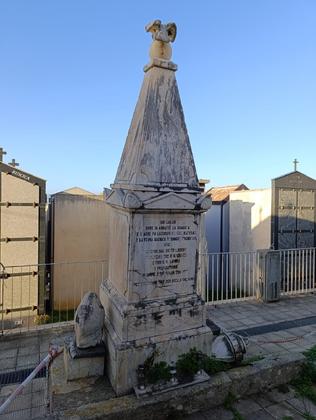 Monumento funebre alle vittime del 1908